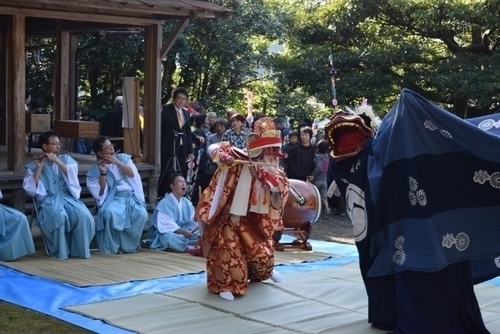 意保美神社　獅子舞