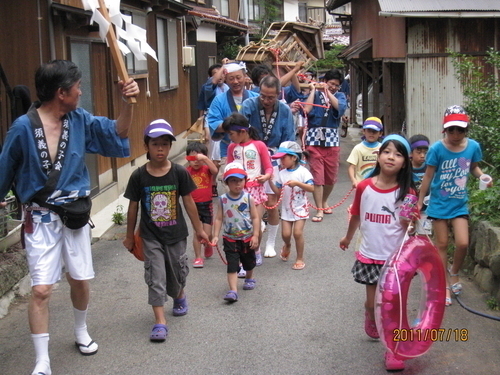 蓮華祭　地区内巡幸