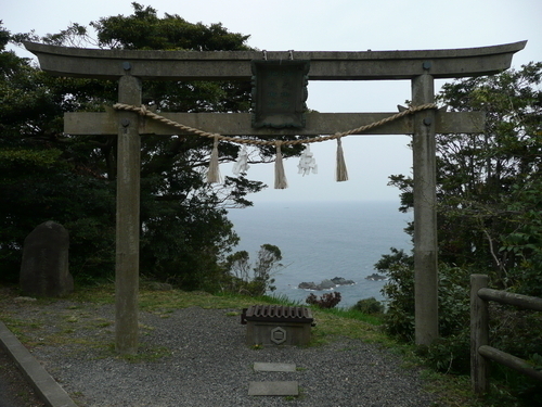 A worship site near Mihonoseki Lighthouse