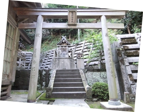 境内の紫菜島神社