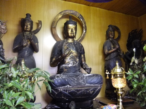 The Buddhist statue at Anji Temple, said to have been brought from Oki Island